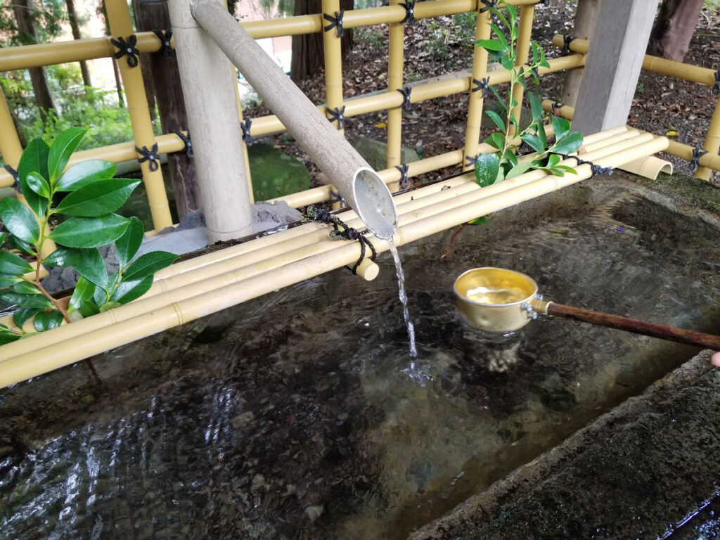 あきる野市二宮神社の手水舎