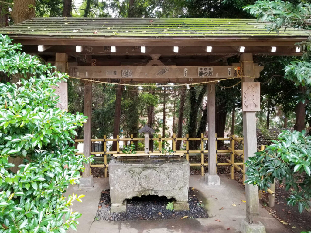 あきる野市二宮神社の手水舎