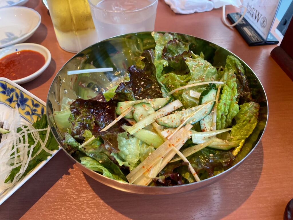 あきる野 炭火焼肉 まつざかのサラダ